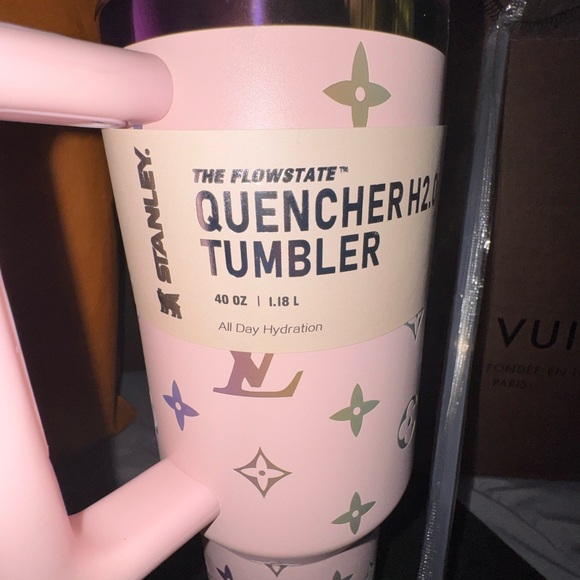 Stanley Flowstate Tumbler in Light Pink - Picture 6 of 7